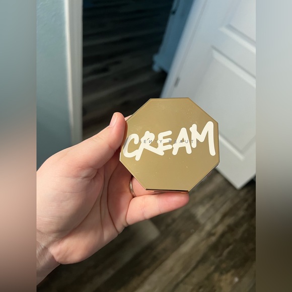 Fenty Beauty Butta Biscuit Bronzer 02 - Picture 2 of 4